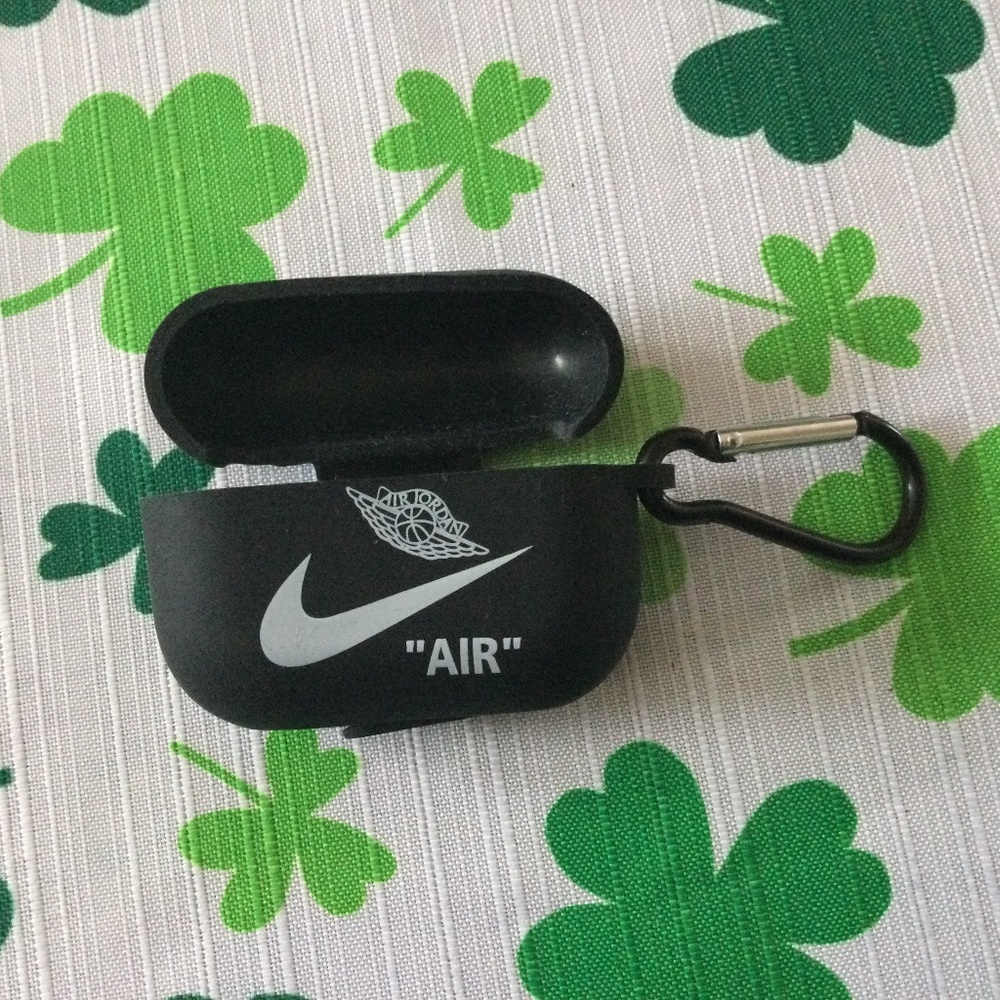 Apple AirPod Pro Case